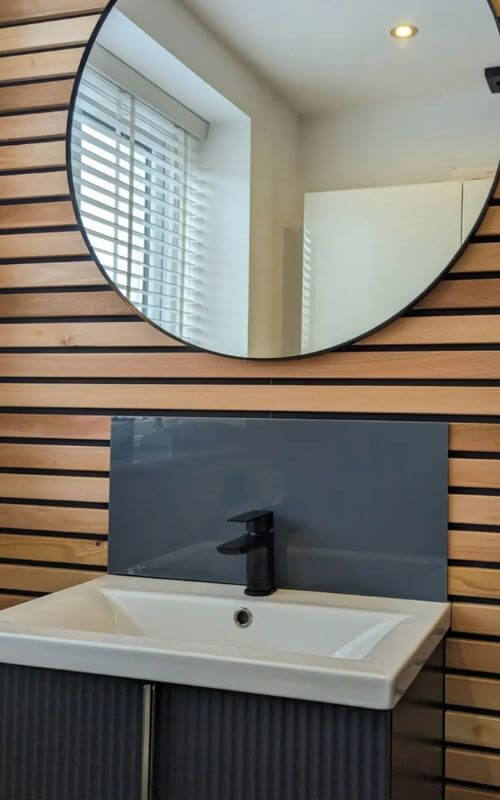 Our cedar slats can be used in saunas, bathrooms and hot-tub settings.