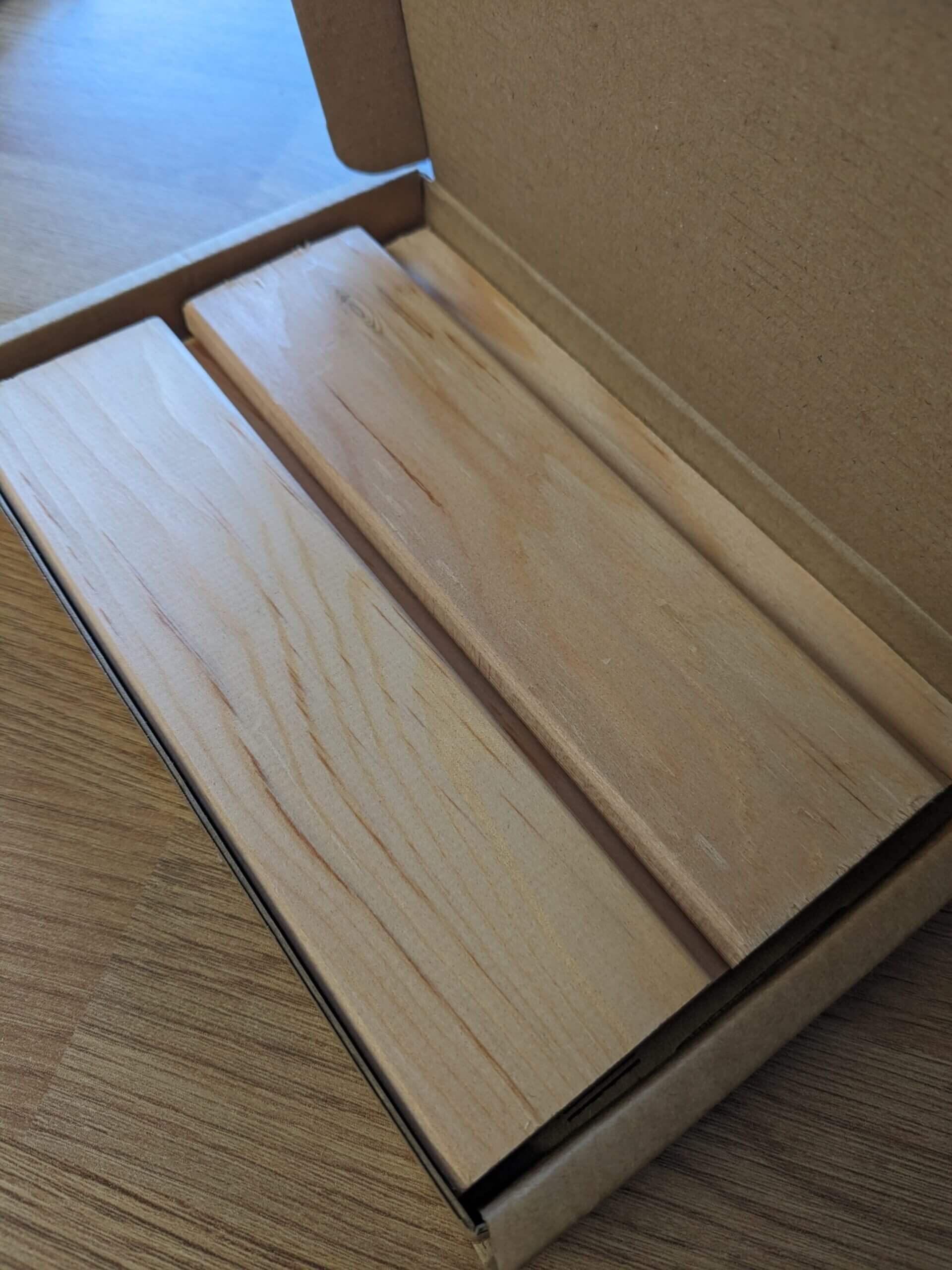 Douglas Fir Interlocking Slat Sample Box - 61mm